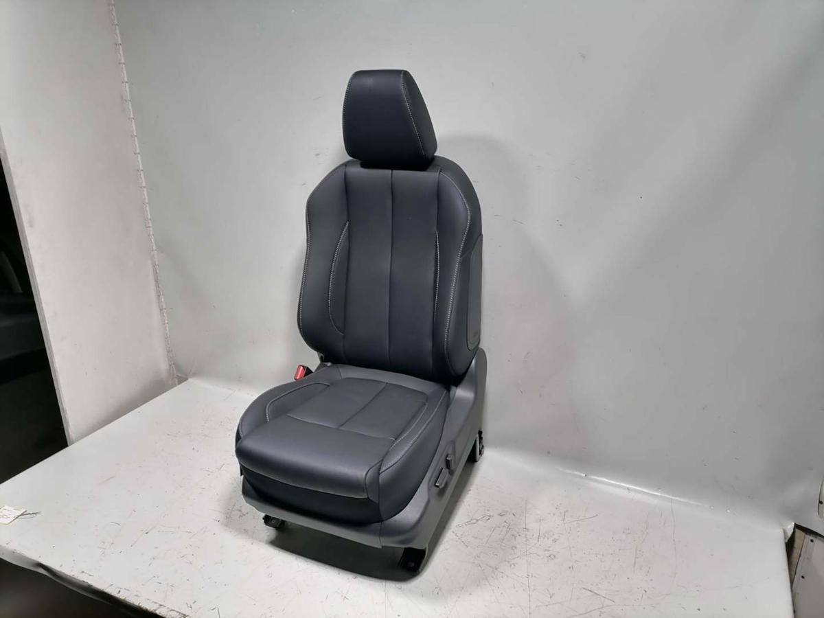 Mitsubishi Eclipse Cross GL3W original Ledersitz vorn links Fahrersitz elektrisch Bj.2023